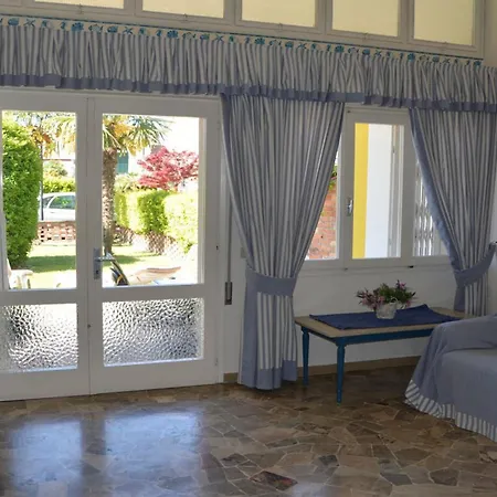 Villa Bright In With Private Garden Caorle