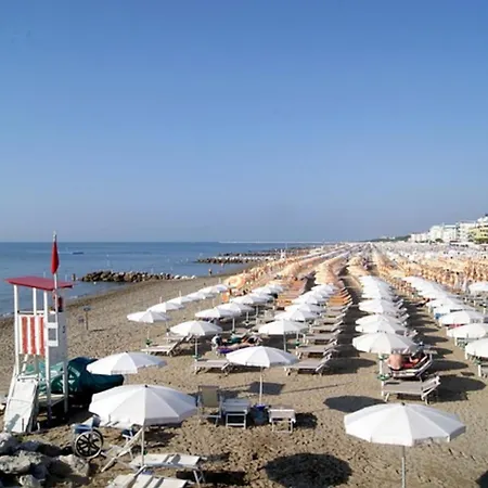 Villa Bright In Caorle, Private Garden - Beahost Caorle